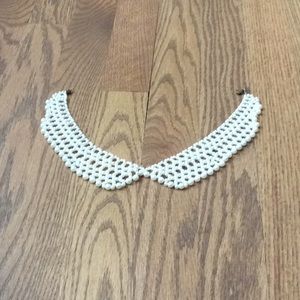 Pearl necklace collar